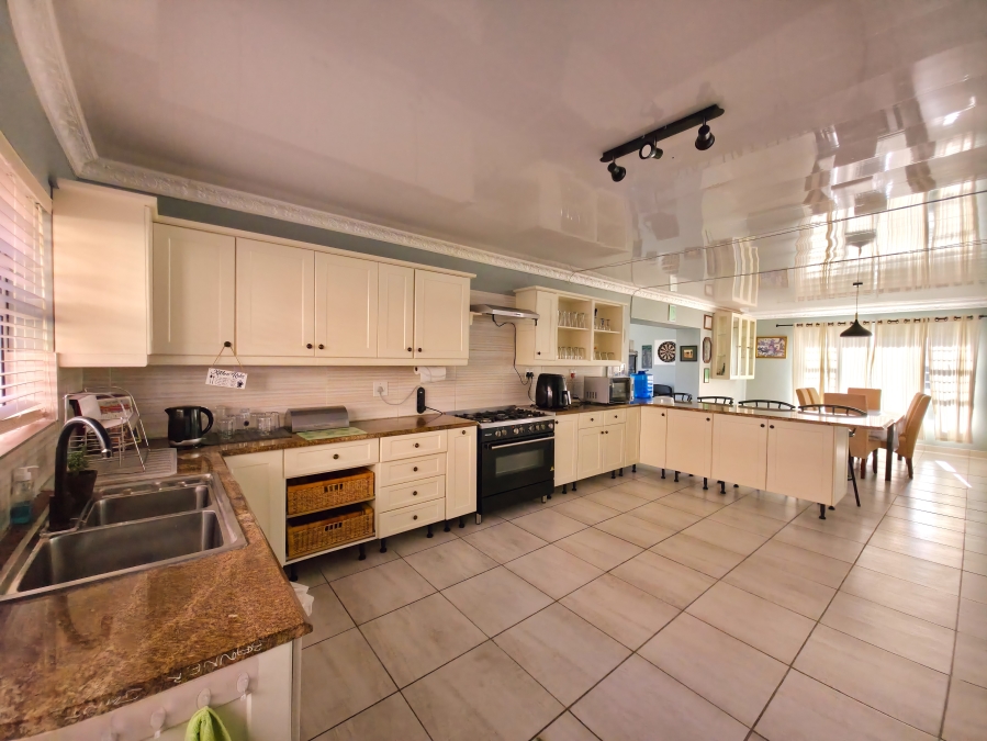 5 Bedroom Property for Sale in Hawston Western Cape